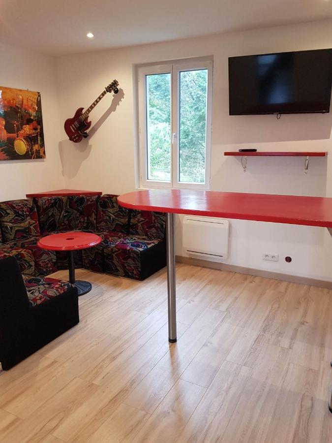 05 - Tres Joli 3 Pieces Neuf 2 Chambres, Logement Tout Equipe Pour 1 A 4 Personnes Maximum, Vue Sur Jardin Avec Parking Privatif, Grand Fourgon Possible, Tout Le Linge De Maison Est Fourni 阿尼瑟厄巴龙 外观 照片