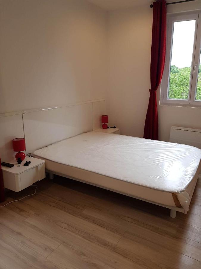 05 - Tres Joli 3 Pieces Neuf 2 Chambres, Logement Tout Equipe Pour 1 A 4 Personnes Maximum, Vue Sur Jardin Avec Parking Privatif, Grand Fourgon Possible, Tout Le Linge De Maison Est Fourni 阿尼瑟厄巴龙 外观 照片
