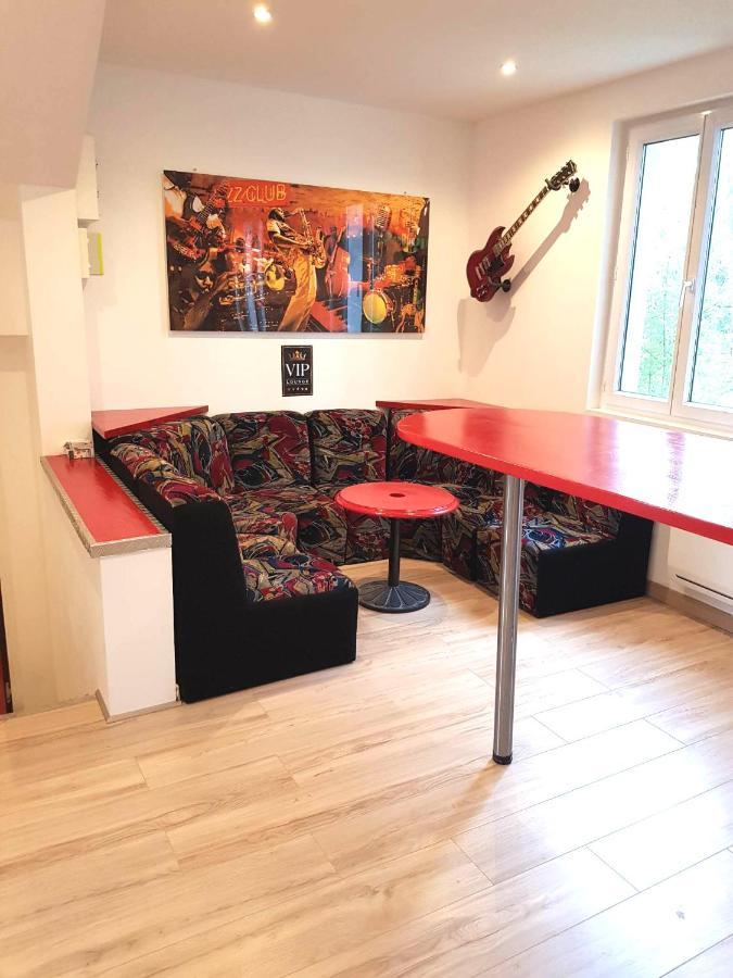 05 - Tres Joli 3 Pieces Neuf 2 Chambres, Logement Tout Equipe Pour 1 A 4 Personnes Maximum, Vue Sur Jardin Avec Parking Privatif, Grand Fourgon Possible, Tout Le Linge De Maison Est Fourni 阿尼瑟厄巴龙 外观 照片