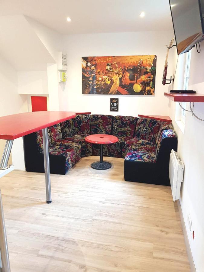 05 - Tres Joli 3 Pieces Neuf 2 Chambres, Logement Tout Equipe Pour 1 A 4 Personnes Maximum, Vue Sur Jardin Avec Parking Privatif, Grand Fourgon Possible, Tout Le Linge De Maison Est Fourni 阿尼瑟厄巴龙 外观 照片